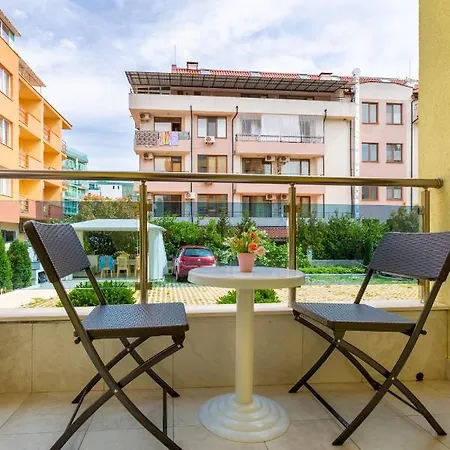 Helios Luxury Апартхотел 2*
