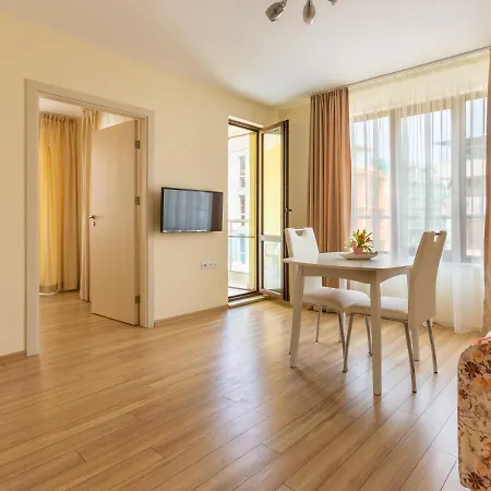 Апартхотел Helios Luxury 2*