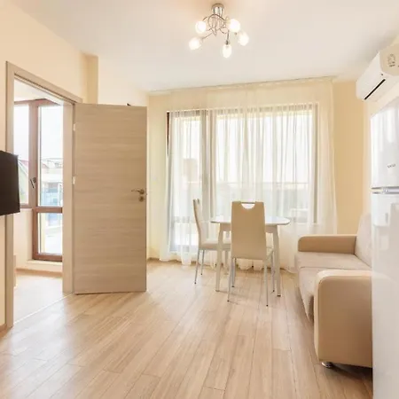Helios Luxury Апартхотел