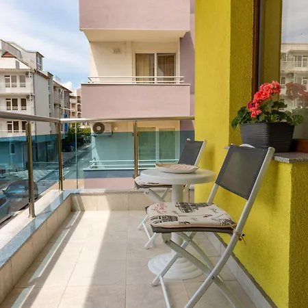 Helios Luxury Апартхотел