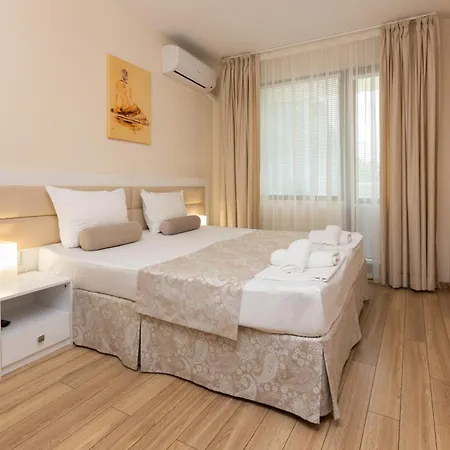 Helios Luxury Апартхотел Приморско