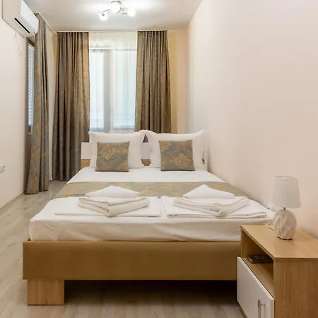 Helios Luxury Апартхотел