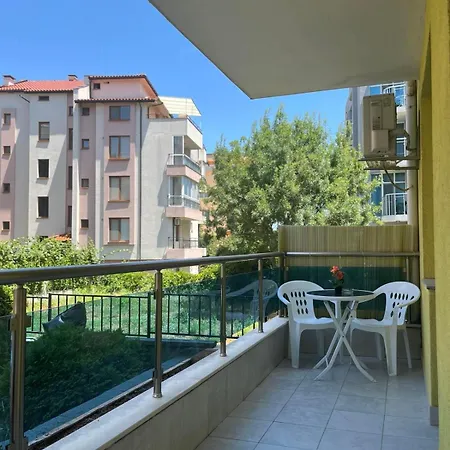 Helios Luxury Апартхотел 2*