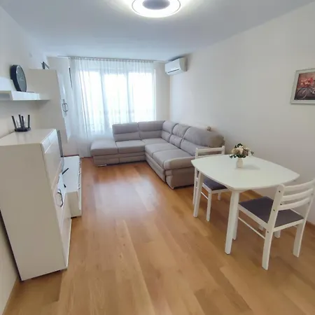 Helios Luxury Апартхотел
