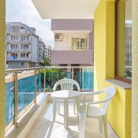 Апартхотел Helios Luxury 2*