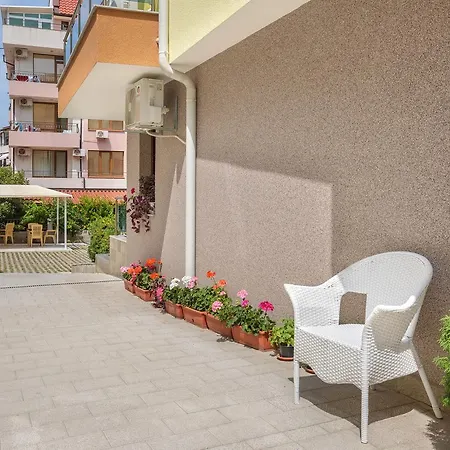 Helios Luxury Апартхотел