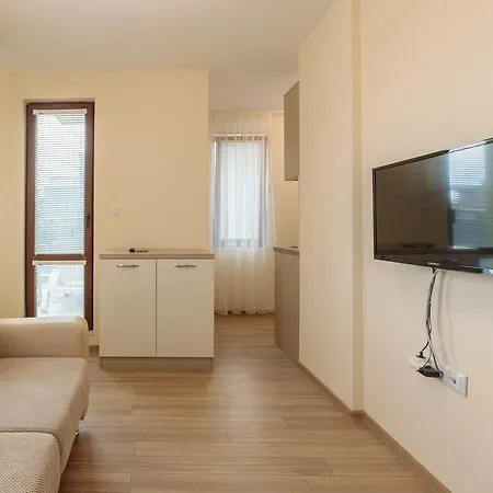Helios Luxury Апартхотел