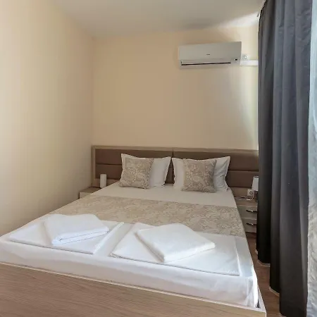 Helios Luxury Апартхотел 2*