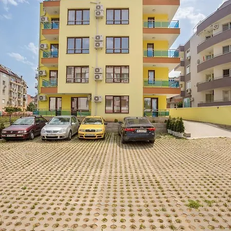 Helios Luxury Aparthotel 3*