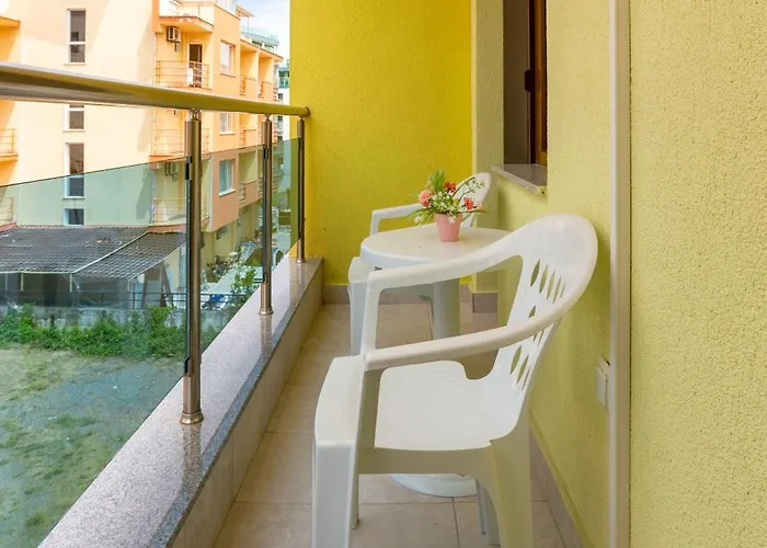 Helios Luxury מלון דירות 3*