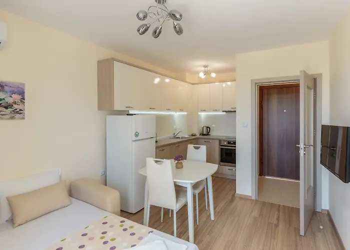 Helios Luxury 3* פרימורסקו